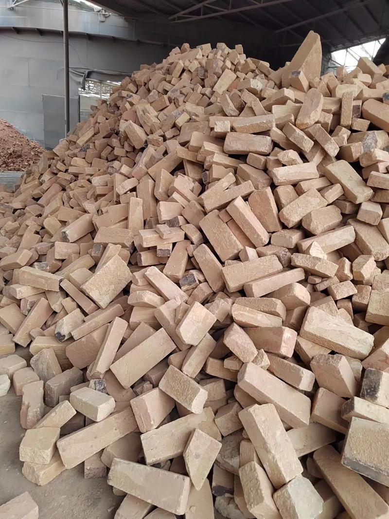 全國(guó)專業(yè)收購(gòu)廢舊耐火材料，助力資源循環(huán)利用